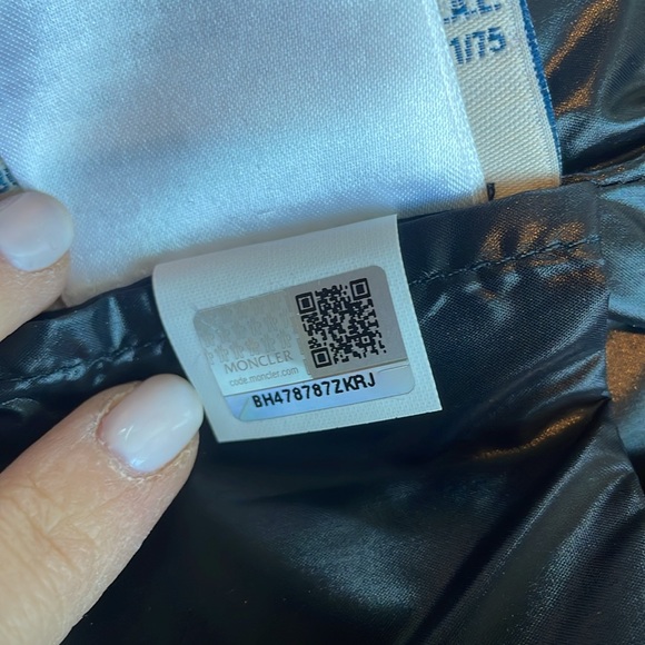 Moncler Ghany Vest - Picture 6 of 7